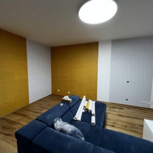 tapeta do obývacího pokoje žlutá se vzorem